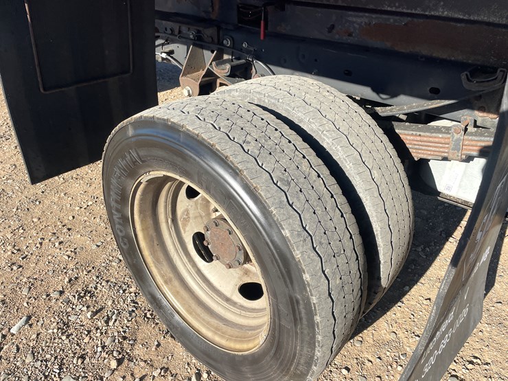 2010-ford-f550-image-22