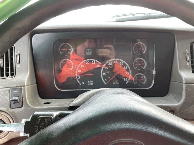 #1164-•-2004-sterling-plow-truck-(has-mn-title)-image-34