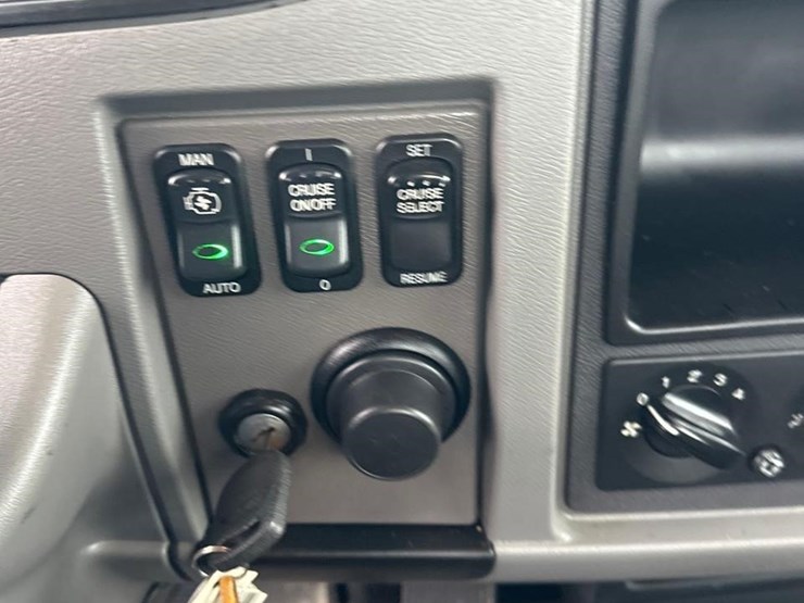 peterbilt-337-image-26