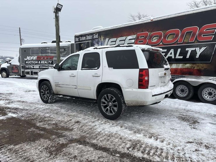 2013-chevrolet-tahoe-image-3