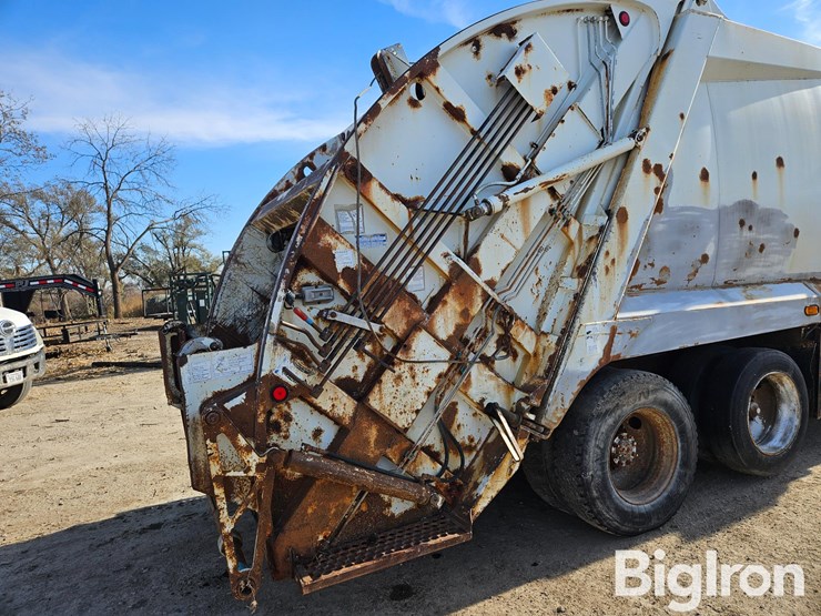 international-4900-image-15