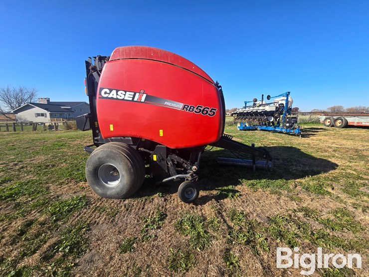 case-ih-rb565-premium-image-8