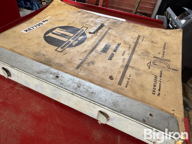 i&t-shop-service-white-parts-book-image-2