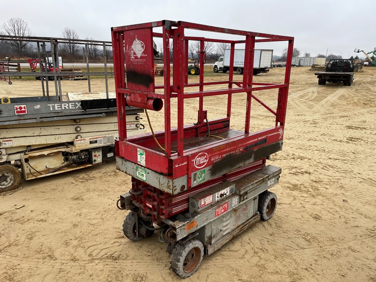 #300-•-1996-mec-scissor-lift-image-2
