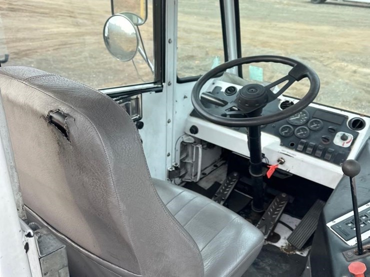 2011-capacity-tj5000-image-21