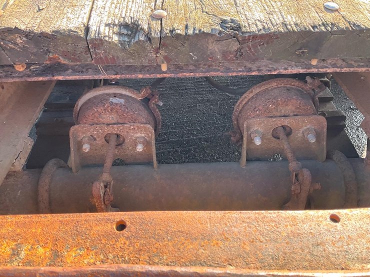 #2100-•-1967-beaver-flatbed-semi-trailer-image-34