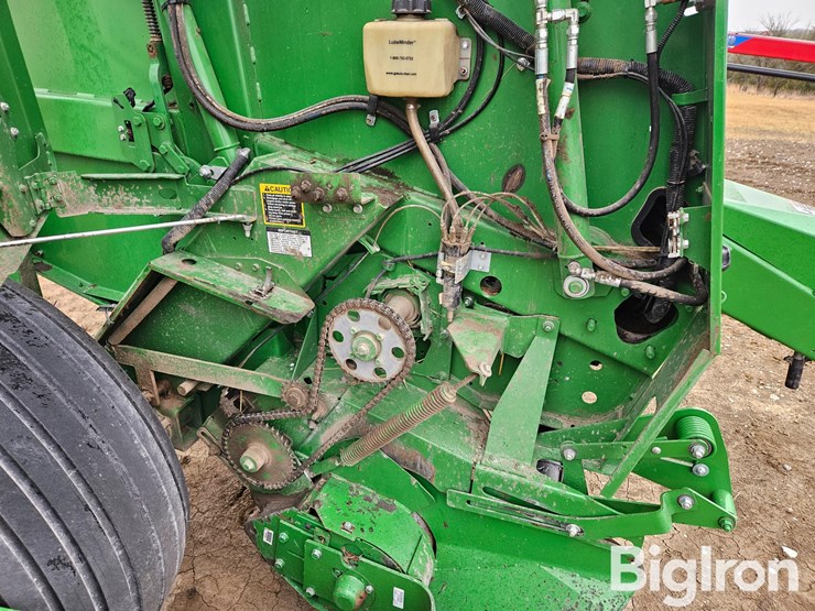 2020-john-deere-560r-image-19