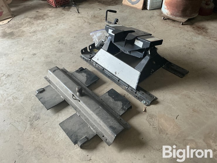 reese-30033-hitch-system-image-1