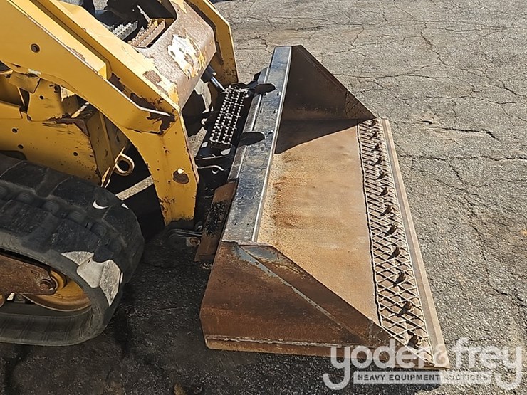 2017-caterpillar-299d2-image-23