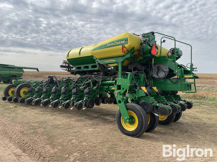 john-deere-1775nt-image-7