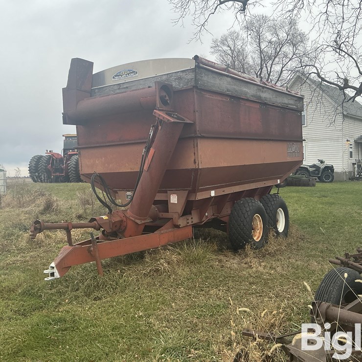 M&W LITTLE RED WAGON