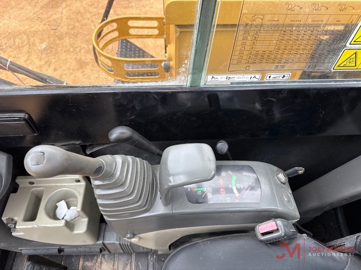 caterpillar-305.5e-image-22