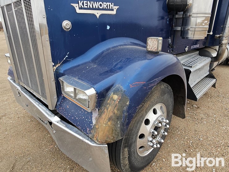 2005-kenworth-w900b-image-17