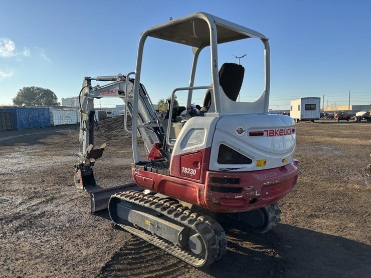 takeuchi-tb230-image-4