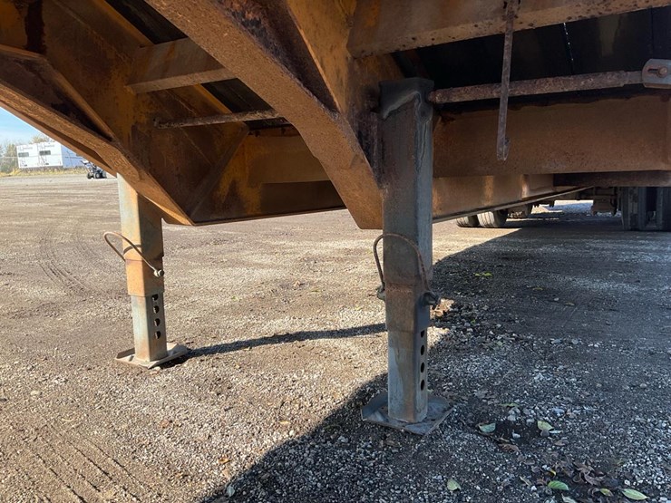 #2100-•-1967-beaver-flatbed-semi-trailer-image-12