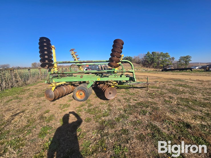 john-deere-230-image-4