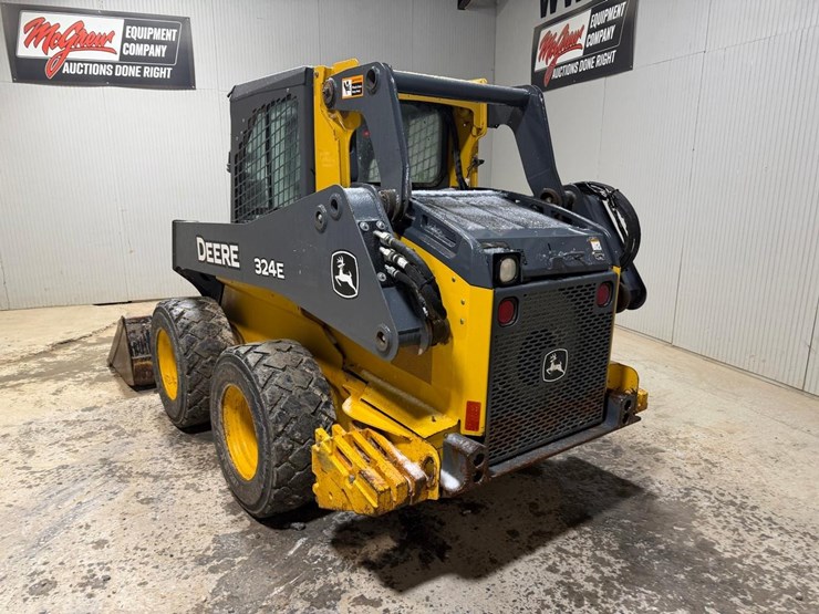 deere-324e-image-3