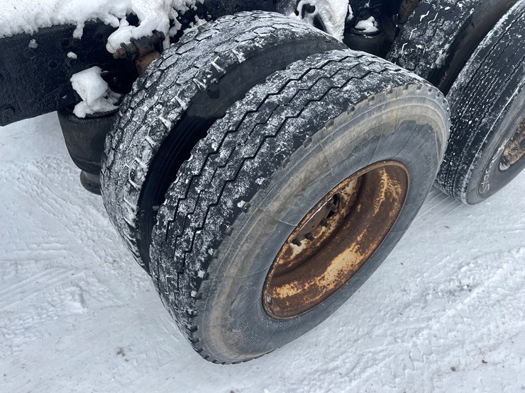 #1154-•-1996-freightliner-truck-tractor-(has-mn-reconstructed-title)-image-23