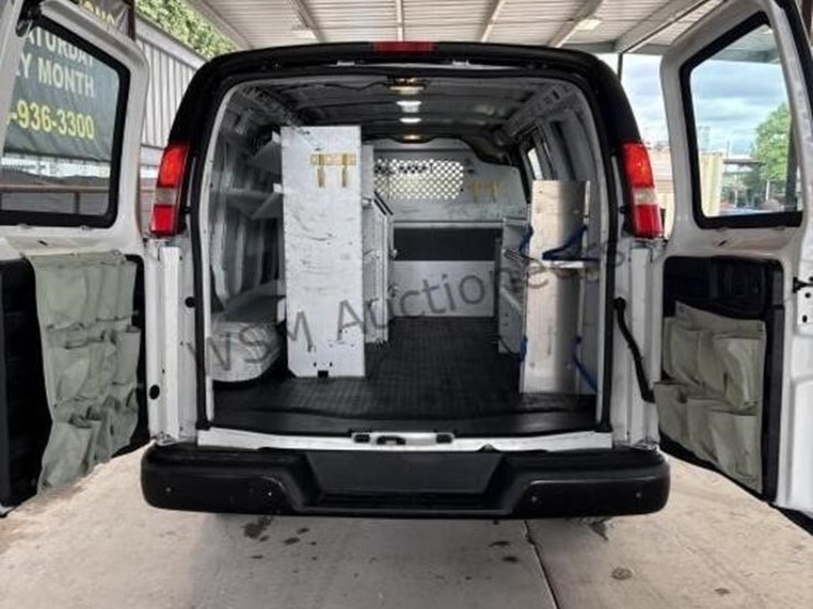 2014-chevrolet-express-2500-image-14