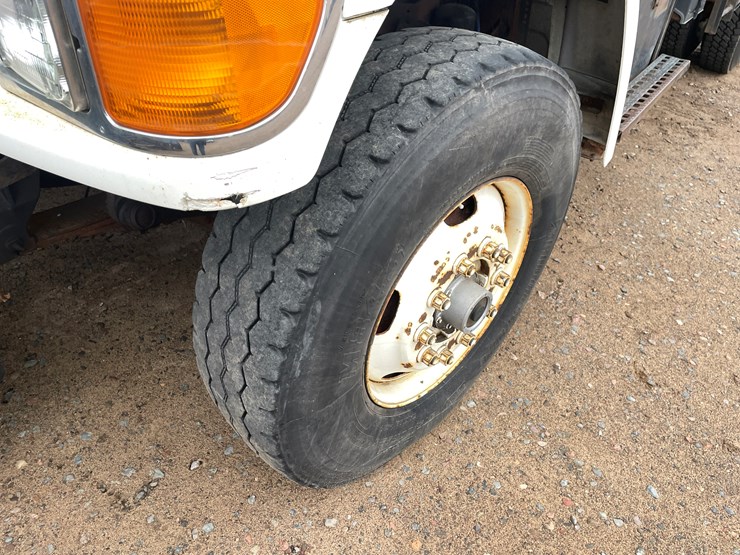 #1113-•-1998-ford-louisville-plow-truck-(has-mn-title)-image-15