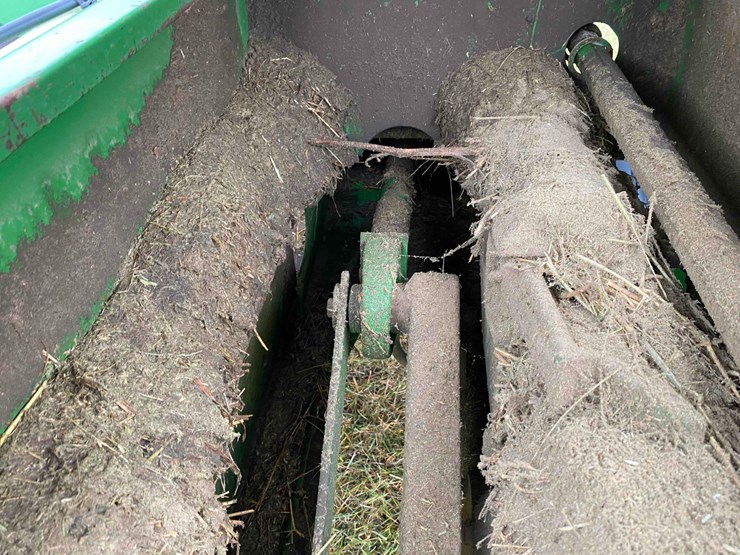 john-deere-328-image-8