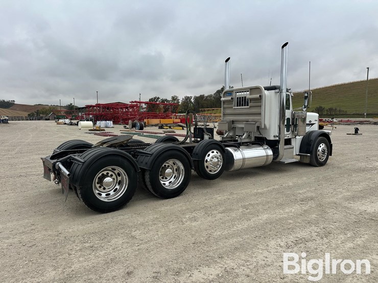 2016-peterbilt-389-image-5