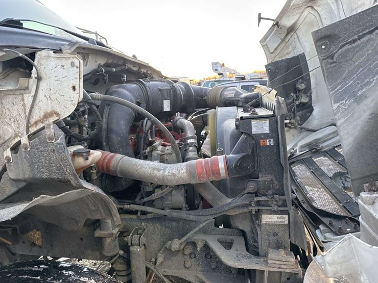 2011-ford-f650-image-24