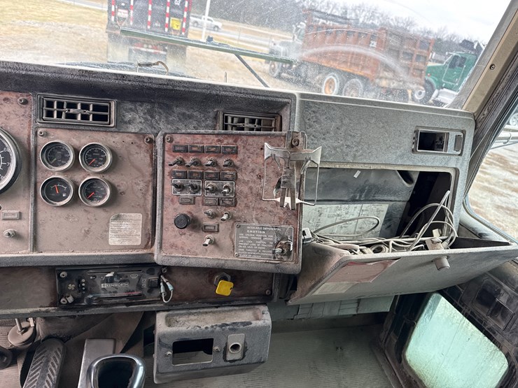 kenworth-t800-image-24