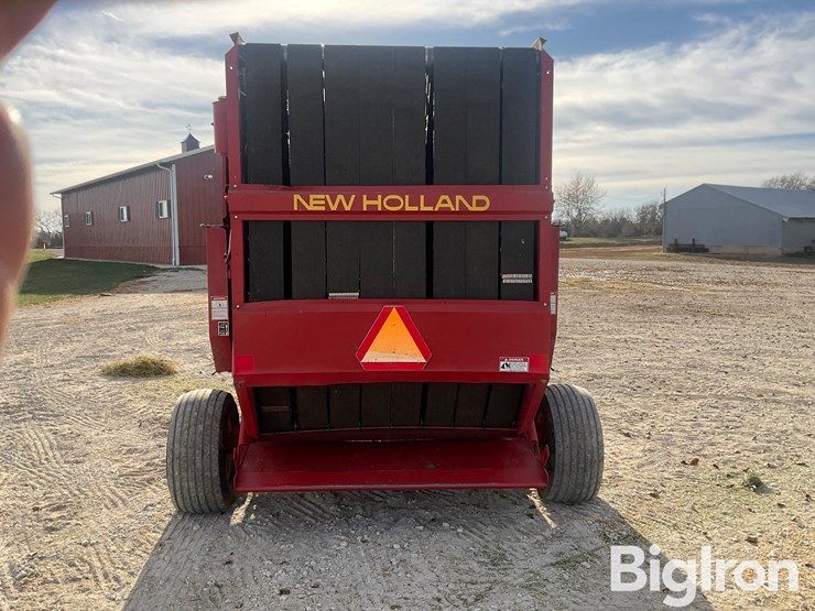 new-holland-660-image-6