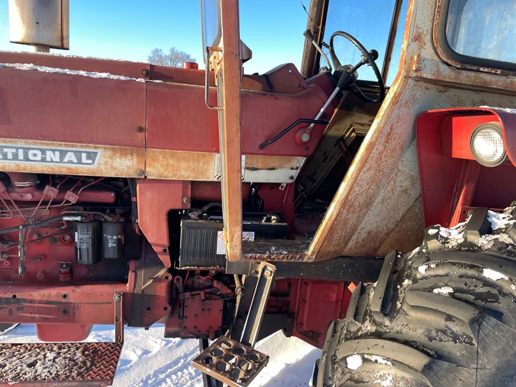 #1007-•-international-966-farmall-image-20