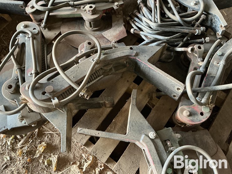 john-deere-2x2-row-unit-openers-image-14