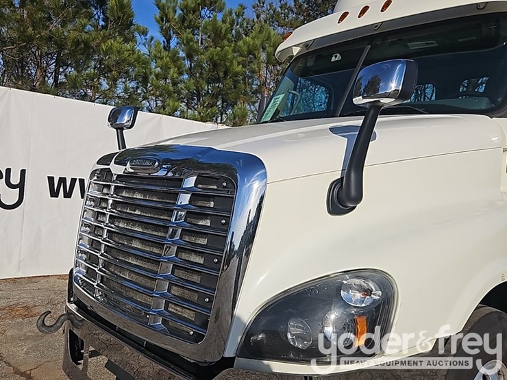 2018-freightliner-cascadia-image-18