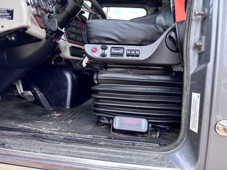 western-star-4700-image-19