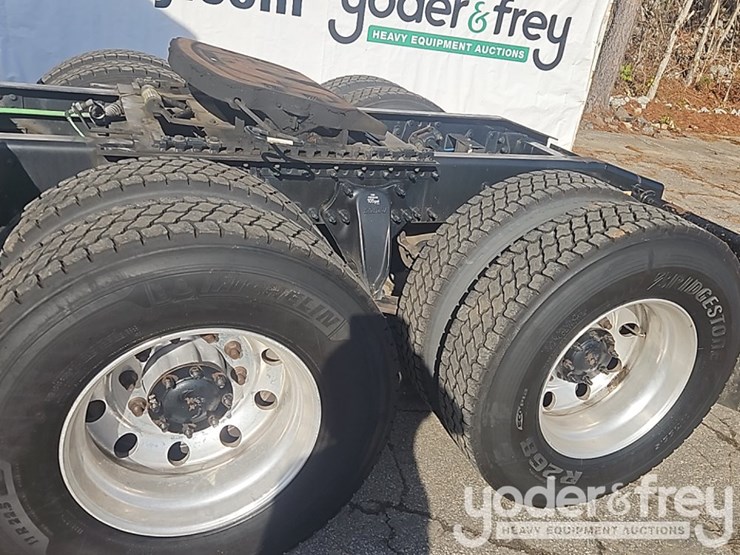 2018-freightliner-cascadia-image-28