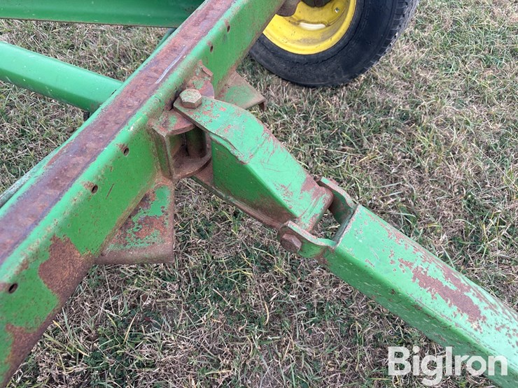 john-deere-1065-image-16