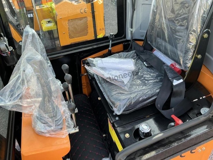 2025-miva-13c-mini-excavator-image-9