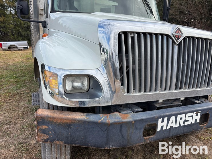 international-7400-image-11