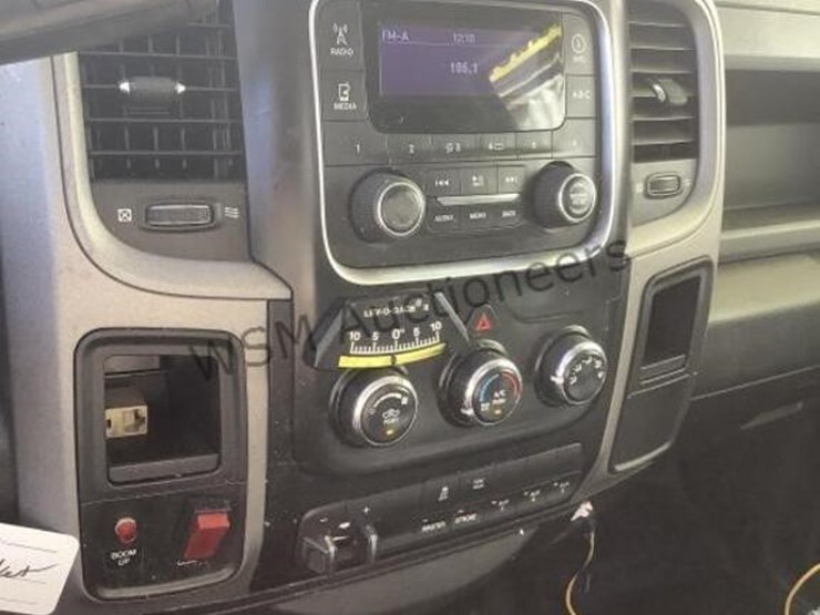 2014-ram-4500-bucket-truck-image-28