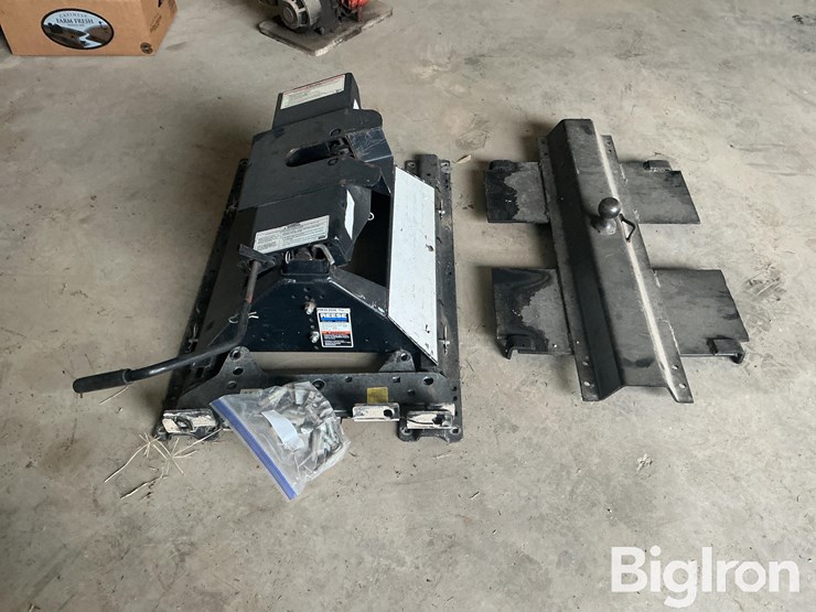 reese-30033-hitch-system-image-4