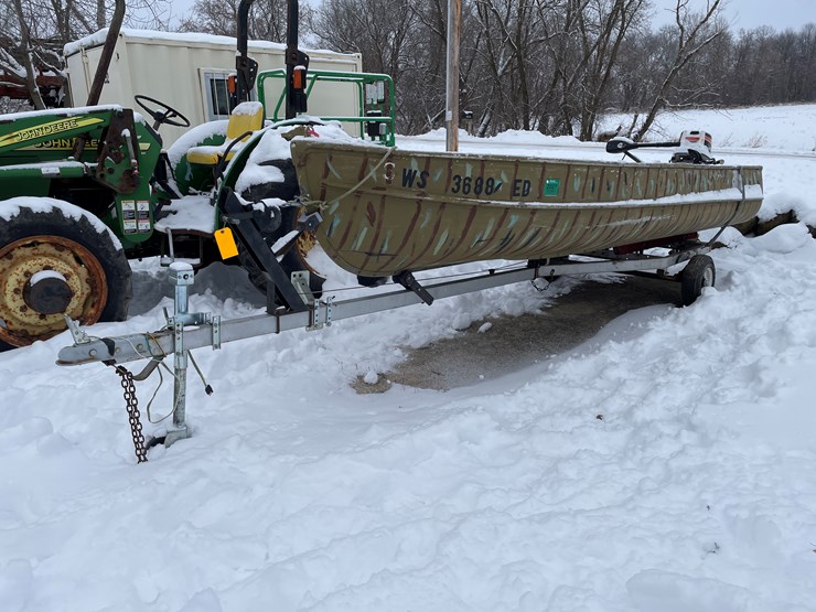 #7485-•-alumacraft-fdl-aluminum-fishing-boat-(no-title)-image-1