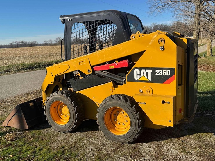 caterpillar-236d-image-3