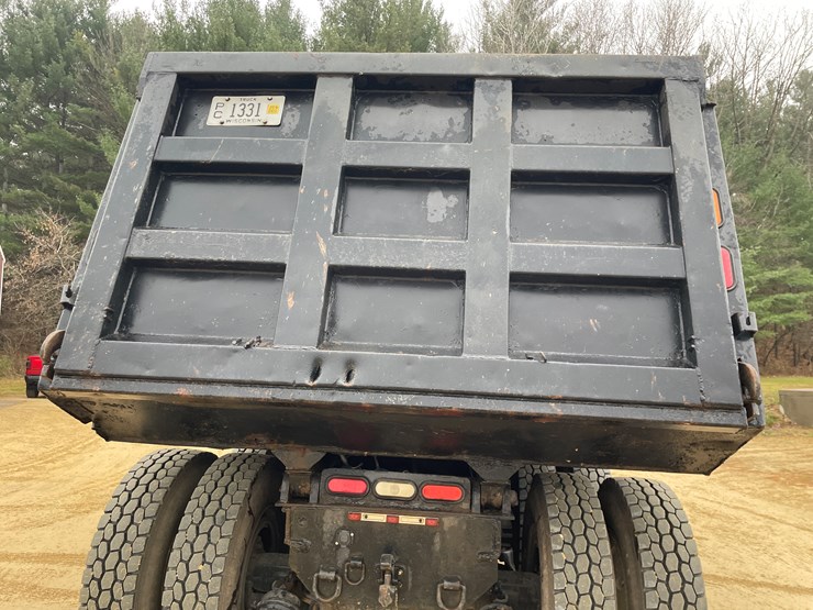 peterbilt-357-image-21