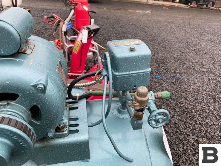 squared-company-dhg-x-portable-air-compressor-image-7