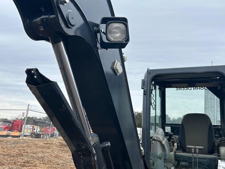 2029-deere-60g-image-11