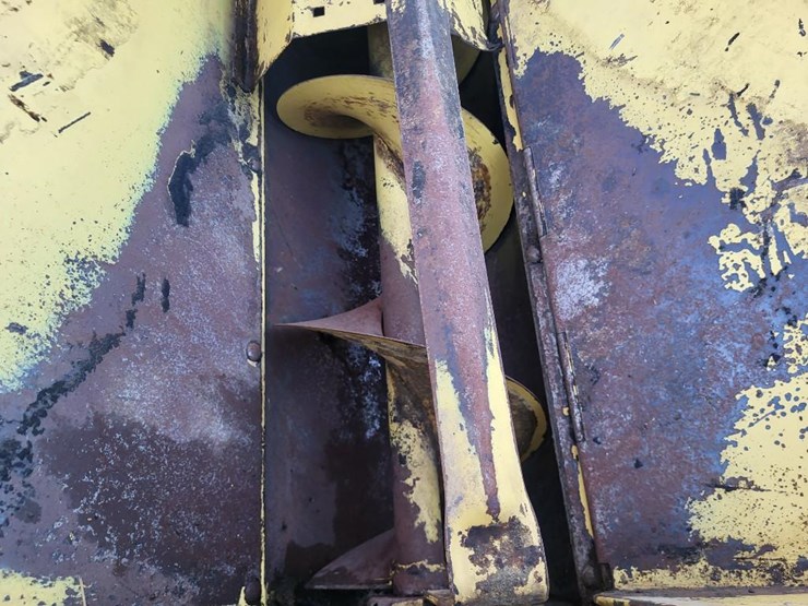 new-holland-358-image-18