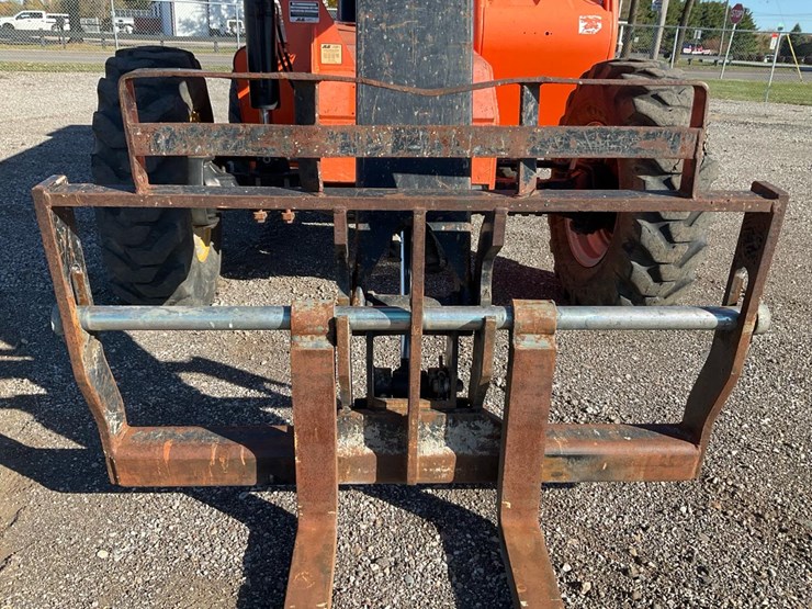 2016-sky-trak-6042-image-11