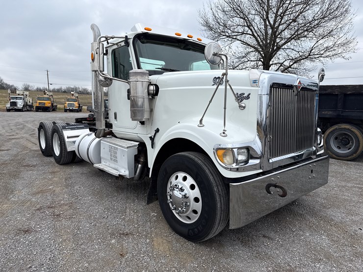 2016-international-9900i-image-2