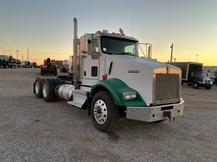 2019-kenworth-t800-image-3