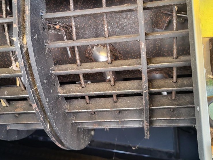 new-holland-cr9040-image-49