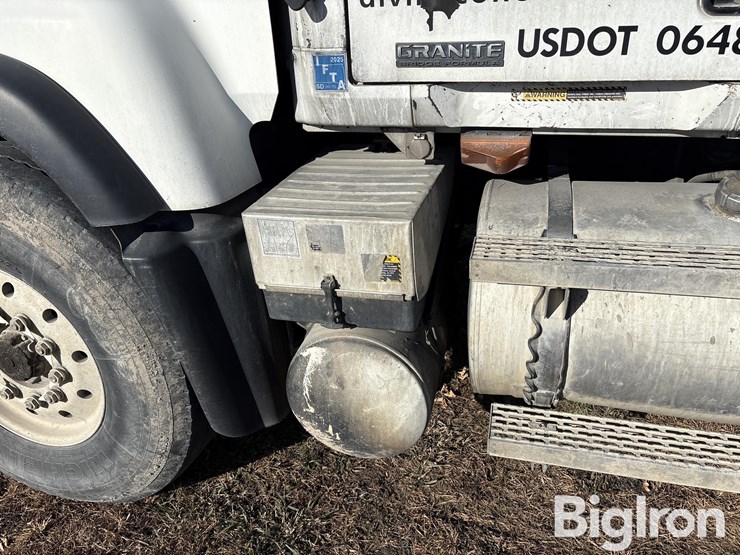 2003-mack-cv500-granite-tri/a-concrete-transit-mixer-truck-w/bridgemaster-booster-image-20